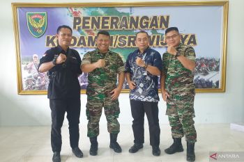 Satgas Yonif Raiders 200/BN dekat dengan masyarakat Papua Pegunungan