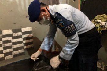 Petugas Lapas Tarakan razia kamar hunian anak