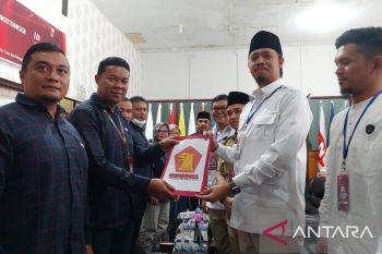 Wako dan mantan Wako Bukittinggi daftarkan caleg DPRD ke KPU