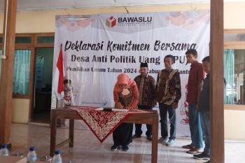 Bawaslu mengapresiasi Kelurahan Munthuk deklarasikan Desa Antipolitik Uang