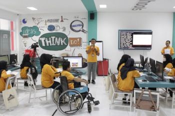 Telkom dan YPT bekali pengetahuan TIK bagi penyandang disabilitas