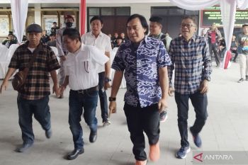 Komeng daftar bakal calon anggota DPD ke KPU Jabar
