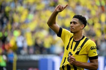 Liga Jerman - Borussia Dortmund tempel ketat Bayern usai tekuk Monchengladbach 5-2