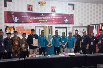 Sesuai nomor urut, Partai Ummat daftarkan 24 caleg ke KPU Bukittinggi