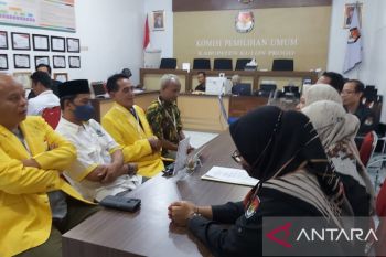 KPU Kulon Progo menerima pendaftaran 40 bakal caleg dari Golkar