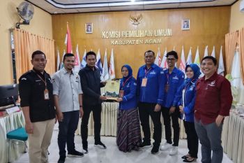 Demokrat Agam mendaftar Bacaleg ke KPU sesuai angka nomor urut