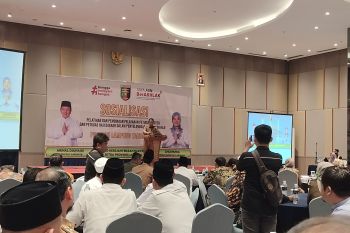 Gubernur Lampung minta petugas haji perhatikan jamaah lansia