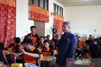 PLN gelar program mengajar di SMK Negeri 2 Banjarbaru