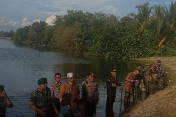 Dandim 0305 Pasaman tanam 1.000 mangrove di Pantai Indah Maligi atasi abrasi (Video)