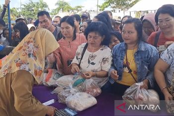 Kendalikan harga bahan pokok, Pemprov gelar pasar penyeimbang di Gunung Mas