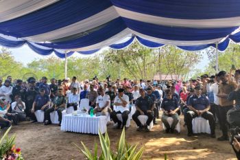 Menparekraf meninjau peserta desa wisata ADWI 2023 di Lombok