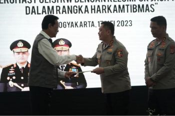 Kabaharkam Polri resmikan Polisi RW di Yogyakarta