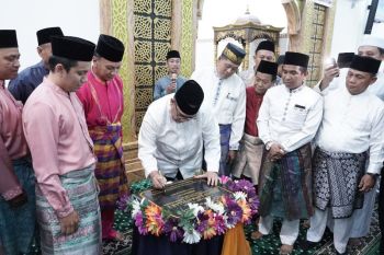 GALERI FOTO - Resmikan Masjid Rahmatullah, ini pesan Wagub Edy Natar