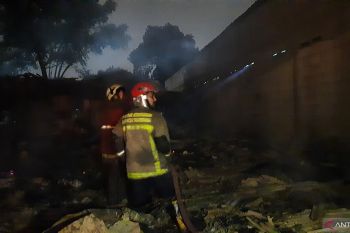 Tiga orang mengalami luka akibat kebakaran di Tangerang Rabu malam