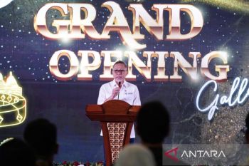 Mendag Zulkifli Hasan meresmikan swalayan bangunan bernilai investasi Rp400 miliar