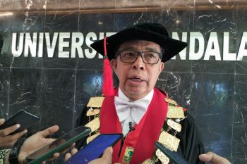Rektor berpesan wisudawan pegang prinsip belajar sepanjang hayat
