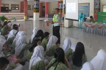 Satgas TMMD bersama Polres Tarakan beri penyuluhan tertib lalu lintas