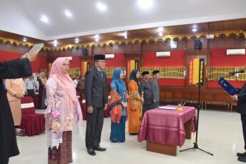 Wako Pariaman lantik enam pejabat eselon II