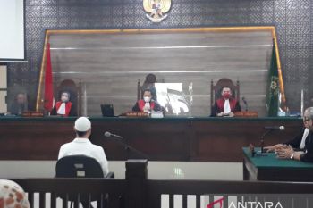 Majelis hakim vonis Ferry Irawan setahun penjara atas kasus KDRT