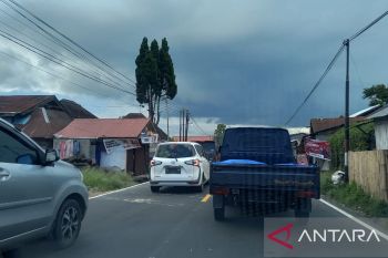 Akademisi anjurkan Sumbar terapkan "one way" secara permanen