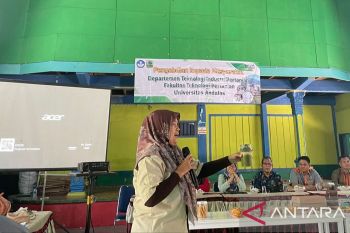 Departemen TIP Unand bina UMKM di Kinari dalam kegiatan pengabdian masyarakat