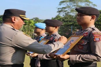Polres Lamandau pecat dua anggota karena desersi