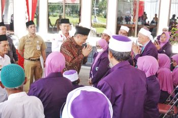 Jamaah Kabupaten Magelang diberangkatkan dalam lima kloter