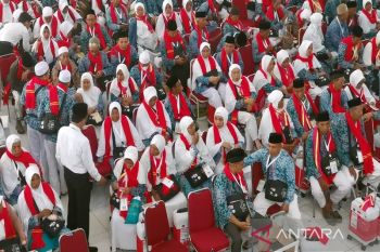 Calon haji Embarkasi Solo kloter pertama tiba di asrama lebih  awal