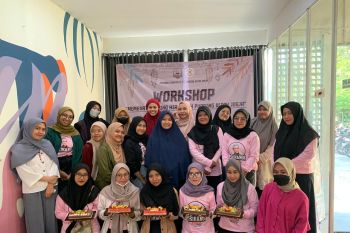 Srikandi Ganjar adakan pelatihan membuat puding hias bagi perempuan milenial