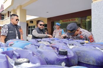 Polresta Palu sita sebanyak 3,7 ton BBM diduga ilegal
