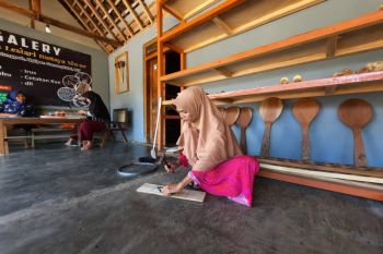 Perajin alat dapur tradisional di Gunungkidul tetap bertahan