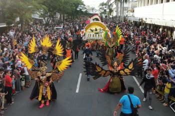 Pemkot: Barikade "Surabaya Vaganza" bukan batasi warga dengan pejabat