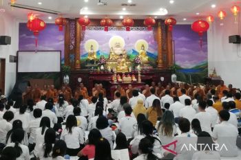 Pemkot Semarang kawal 32 biksu Thudong sampai perbatasan