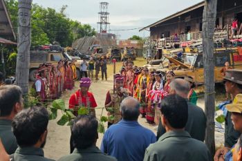 Bakti sosial Borneo Tribute bagi 500 paket makanan dan uang  Rp50 juta