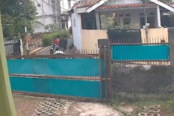 Siswi SMP terseret motor saat ponselnya dijambret