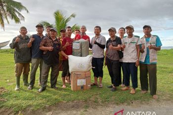 Salurkan zakat karyawan di pedalaman Mentawai, UPZ Semen Padang terobos gelombang