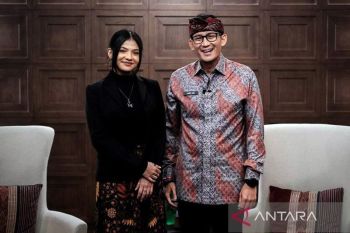 Menparekraf Sandiaga Uno apresiasi karya Sara Fajira karena angkat budaya lokal