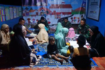 Satgas TMMD di Tarakan ajari anak - anak baca Alquran
