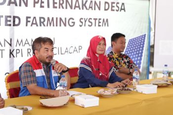 Kilang Cilacap berikan pelatihan sistem pertanian terpadu bagi warga Kutawaru