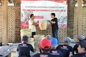Milenial loyalis Ganjar kembangkan desa wisata melalui bakti lingkungan