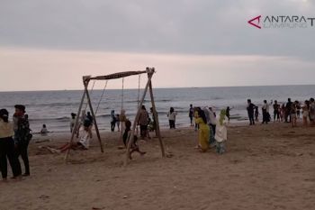 Pesona Pantai Sanggar Kalianda