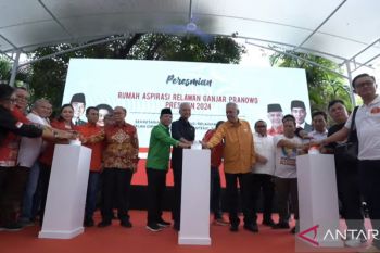 Ganjar Pranowo meresmikan Rumah Aspirasi Relawan Pemenangan