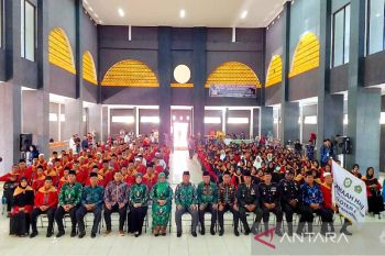 JCH Kotim disewakan pesawat dan diberi uang saku