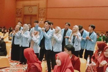 Mahasiswa Palembang lomba yel Gerakan Cerdas Memilih