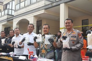 Bareskim Polri ungkap pabrik ekstasi jaringan internasional di Tangerang Banten