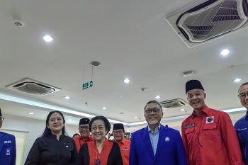 Ketum PAN Zulkifli Hasan tiba di DPP PDI Perjuangan