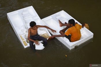 Dari bakau ke surga: Tuhan tak pernah jauh