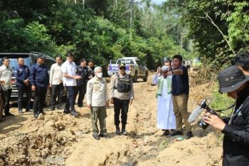 Gubernur Sumsel janji  gelontorkan Rp15 miliar untuk perbaikan jalan di OKI