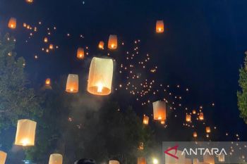 Lampion diterbangkan, tutup rangkaian Waisak Borobudur