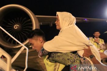 Anggota DPR ingatkan jamaah calon haji Sumbar waspadai cuaca ekstrem